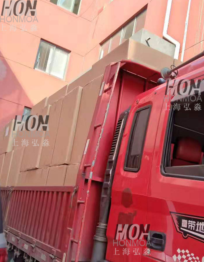 亞克力道具裝車現(xiàn)場(chǎng)